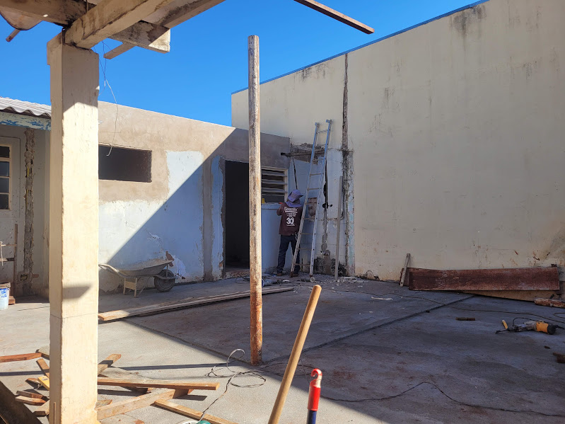 rolig4n's tweet photo. @naosalvo Estava esperando o Cid comentar sobre pra compartilhar como isso é + 1 problema de São Paulo
Esse é um antes e depois de 1 mes de reforma da minha casa de +60 anos. É difícil por tudo q foi feito em 1 mes nesse comentario, mas trocamos o teto, encamento esgoto/fluvial, chão e etc https://t.co/Mtq1jzkhZ7