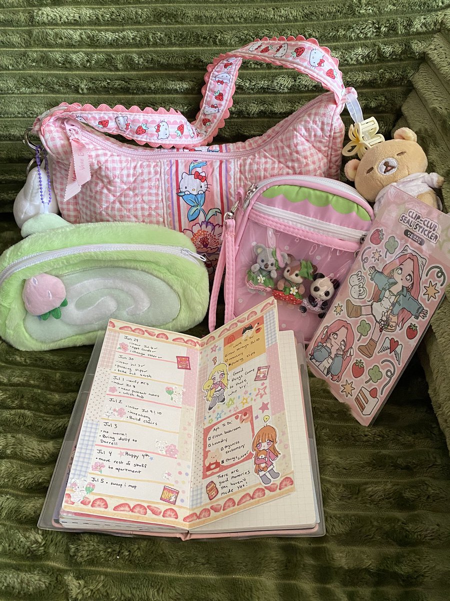MarshyMallowx's tweet photo. Some of my favorites right now as a 28 year old. The whimsy shall never die 💚💕 https://t.co/3lMtbgpr5F