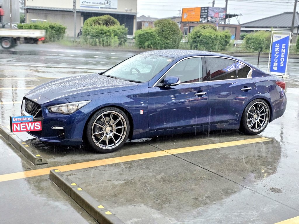 Commandonagi's tweet photo. 雨も滴るいい車 https://t.co/CGTrWup0Gv