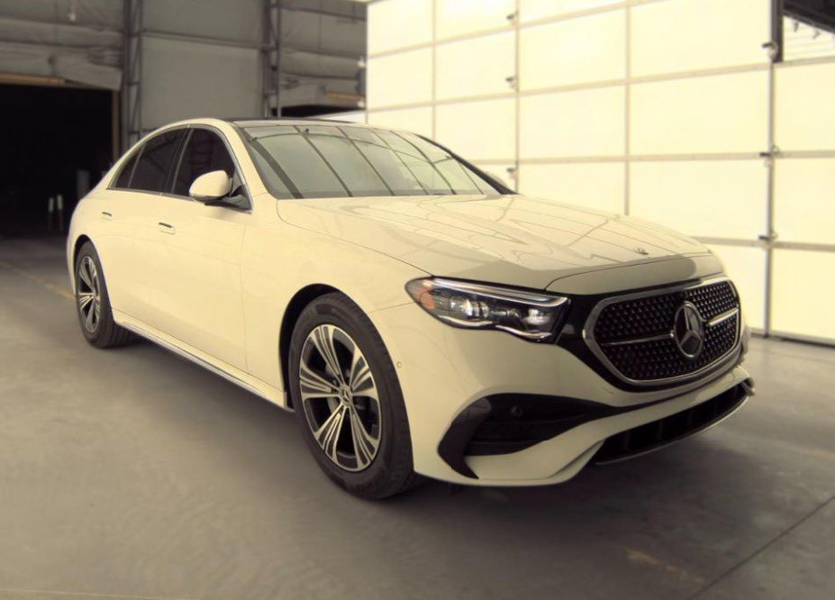 Kinglamarr___'s tweet photo. 2024 Mercedes Benz E 350 4MATIC 
From the US straight to Nigeria! 🇳🇬

🏷️: $64K ONLY 
(Buying + Shipping)
ETA: 6-8 weeks
Contact for details. 📥 https://t.co/R8paf50W4R