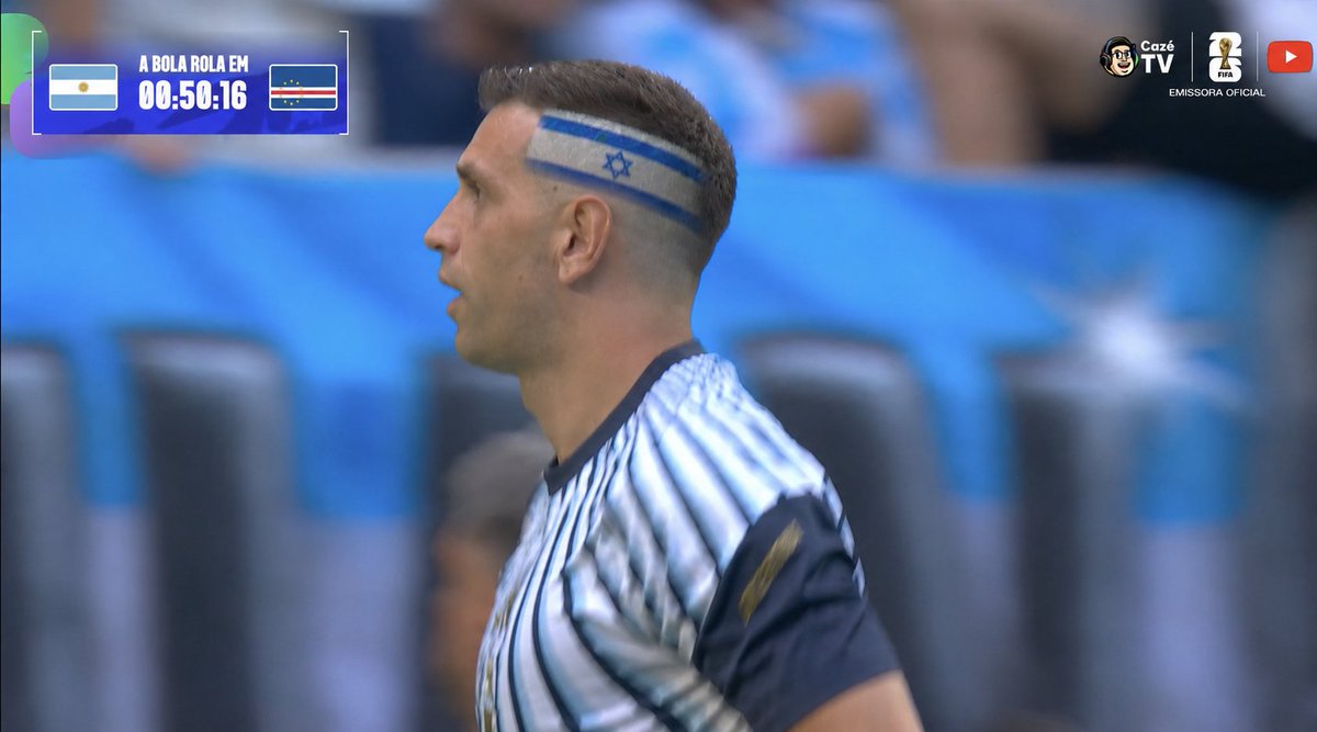 _vinteoito's tweet photo. 🇮🇱 O novo estilo de Dibu Martínez, goleiro da Argentina.

📸 Cortesia/CazéTV https://t.co/0AxOuwWodr
