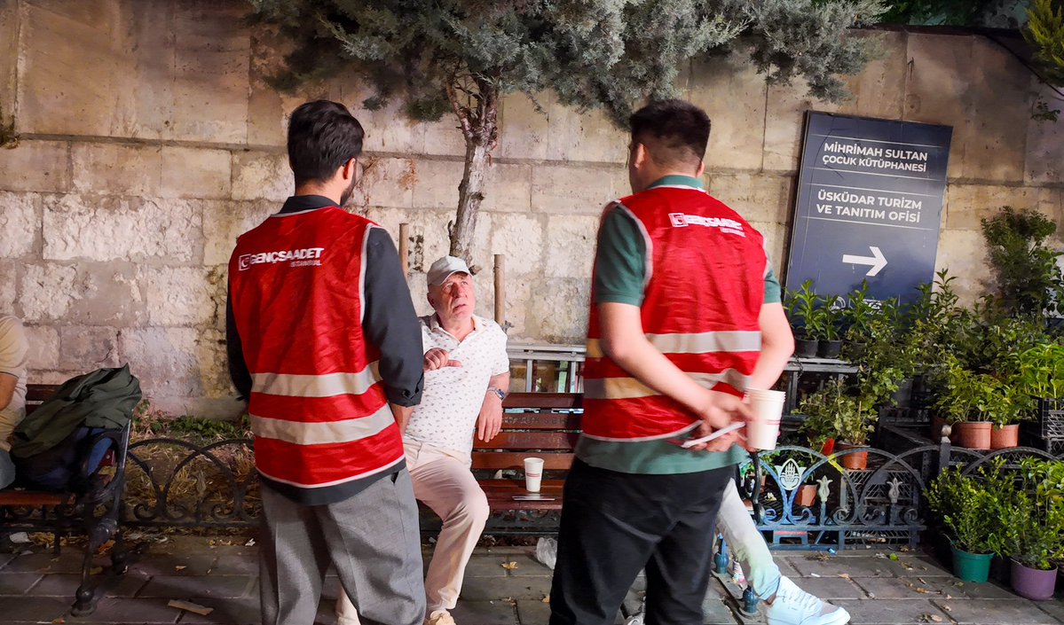 gencsaadetist's tweet photo. 📍 Adım Adım İstanbul | Üsküdar

​Adım Adım İstanbul programımızın sekizincisini Üsküdar Meydanı'nda gerçekleştirdik.

​İşgüzarlığın değil kanunların uygulandığı bir Türkiye için #BütünGücümüzle ! https://t.co/0EM8zDRKMo