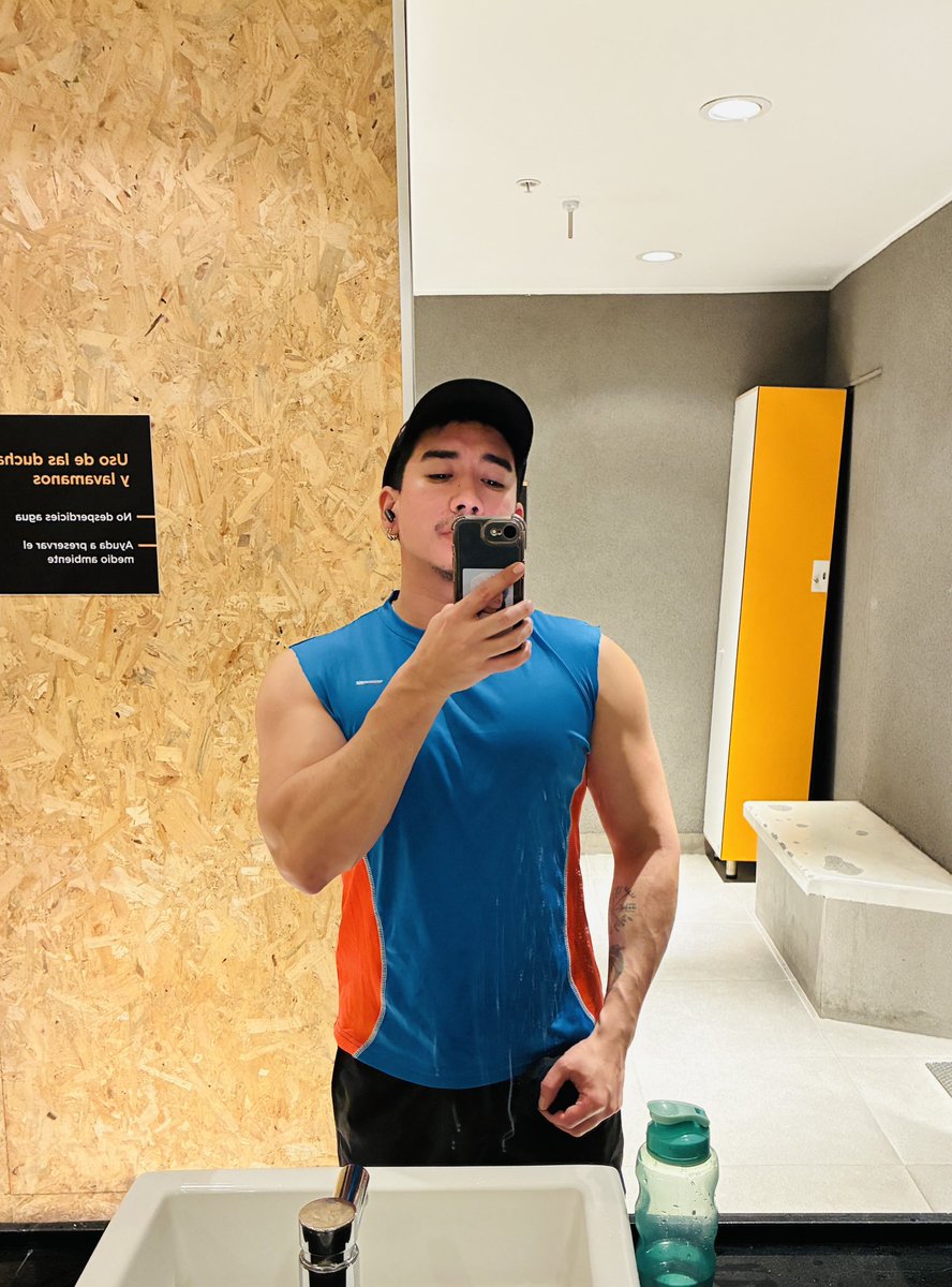 teban_cris's tweet photo. Una con más ropa 🫪 síganme en insta https://t.co/7uau6fKHRM  y hablemos 🫣 https://t.co/6gkR0Vmm1n