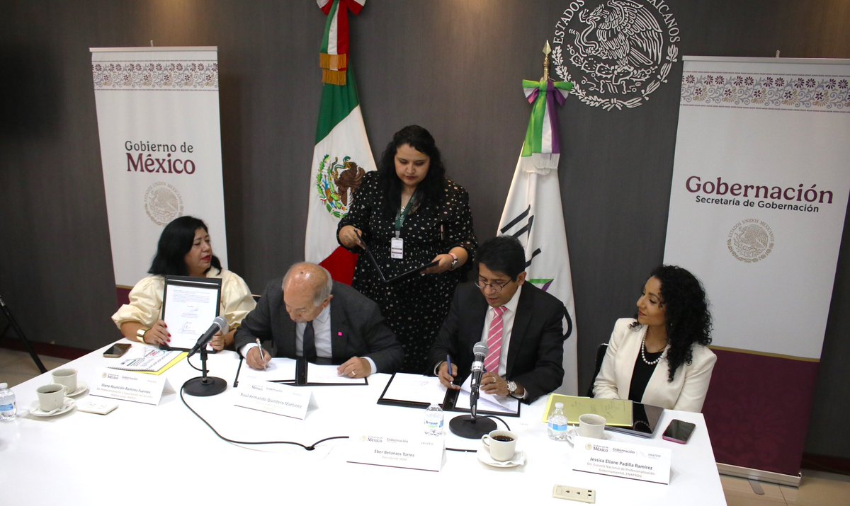 RepreNL_CDMX's tweet photo. Acudimos en representación del Gobierno de Nuevo León a la firma del Acuerdo de Colaboración entre el Instituto Nacional de Administración Pública (INAP) y el Instituto Nacional para el Federalismo y el Desarrollo Municipal (INAFED).

El evento se realizó en la Secretaría de Gobernación y contó con la participación y presencia del Coordinador General de INADEF, Raúl Quintero; el Presidente de INAP, Eber Betanzos y representantes y funcionarios de diversos estados de la República.
#NuevoLeón #CDMX