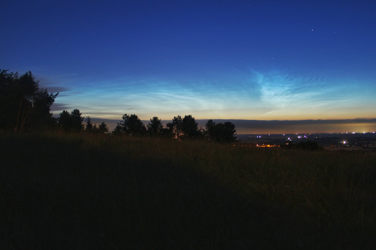 Jacksweatherch1's tweet photo. This mornings noctilucent cloud display from Hartshill Hayes Country Park
@StormHour @ThePhotoHour #loveukweather https://t.co/5E2SyXMHBB