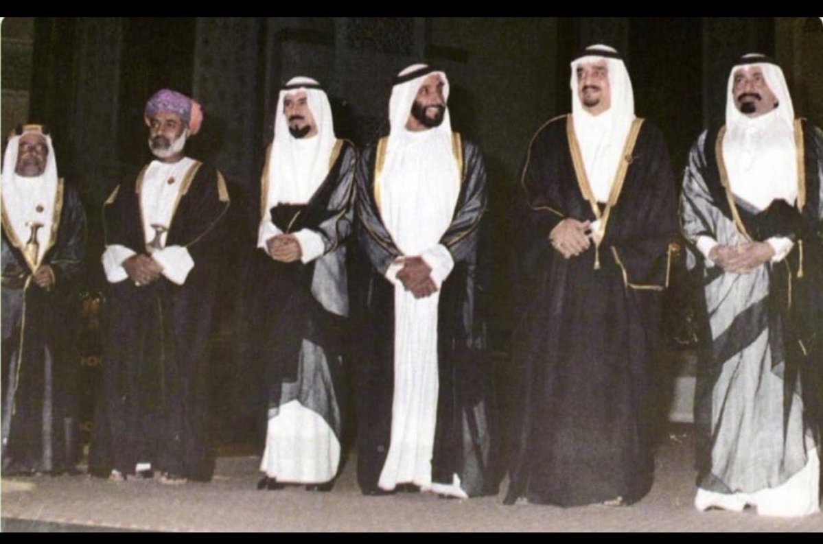 salehalyaseen's tweet photo. ابناء الاسرة الواحدة رحمهم الله.
تبقى الاسرة قوية باستمرار الابناء على تماسكهم وقطع الطريق على اعدائهم للتدخل في شؤون الاسرة.
#خليجنا_واحد
#مصيرنا_واحد https://t.co/mnfdL8s9gq