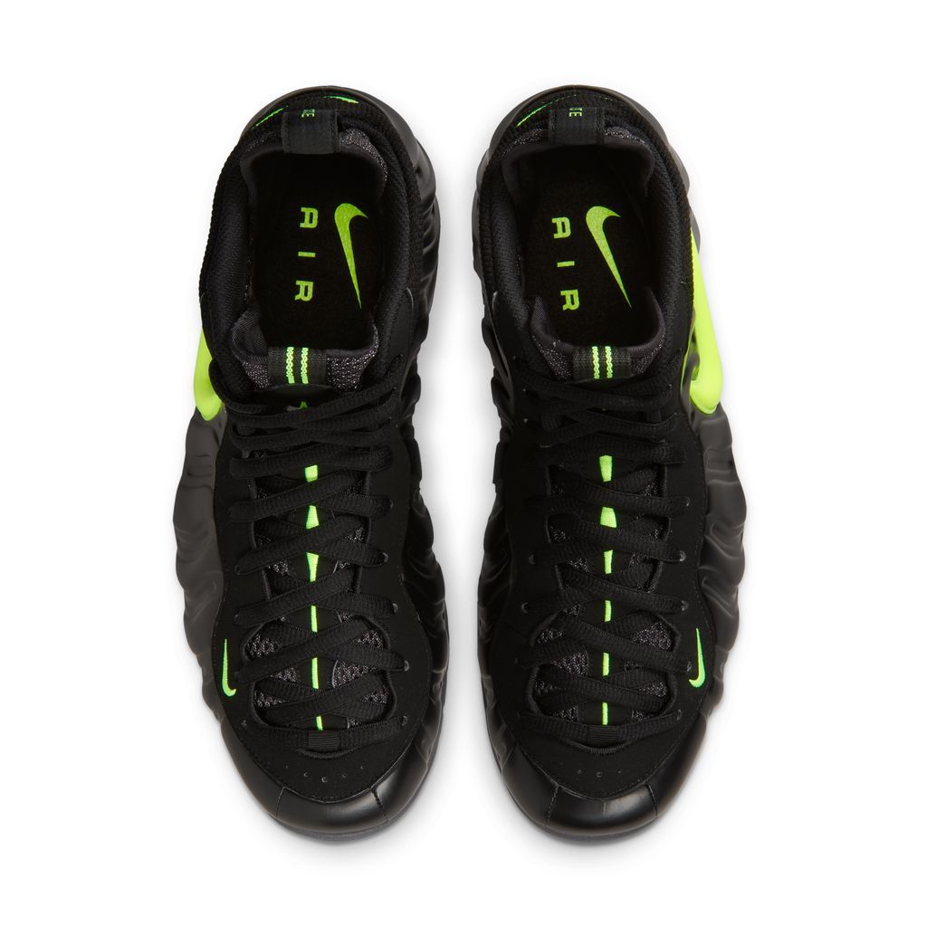 SneakerScouts's tweet photo. Nike Air Foamposite Pro 'Voltage' 

Available via @footlocker for $192 (use code SAVE20 - retail $240) #ad 

>>> https://t.co/MGOSi16CPd https://t.co/FEyTkFYLrw