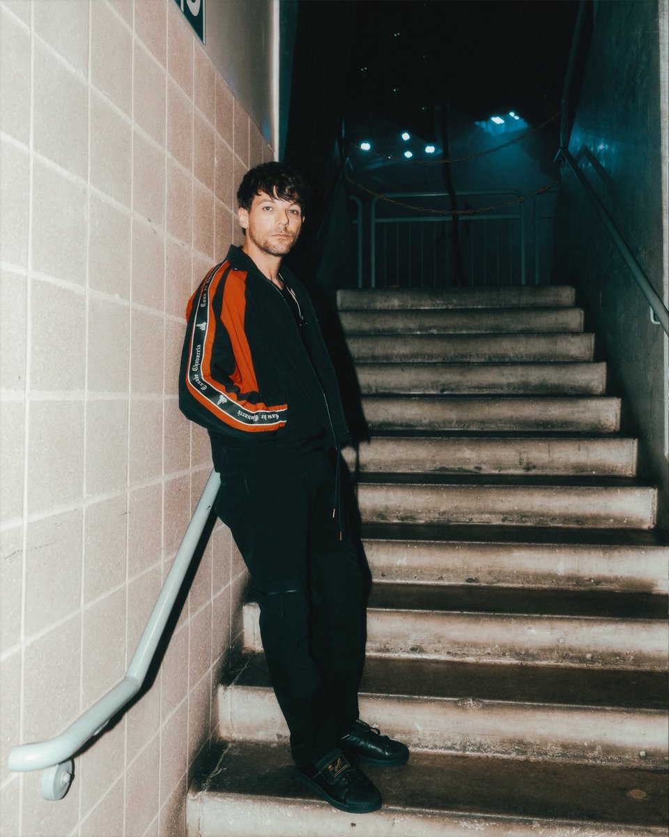 lxuistomo's tweet photo. 15 shows left. 
not ready for this era to end. https://t.co/u5vI5j4gbl