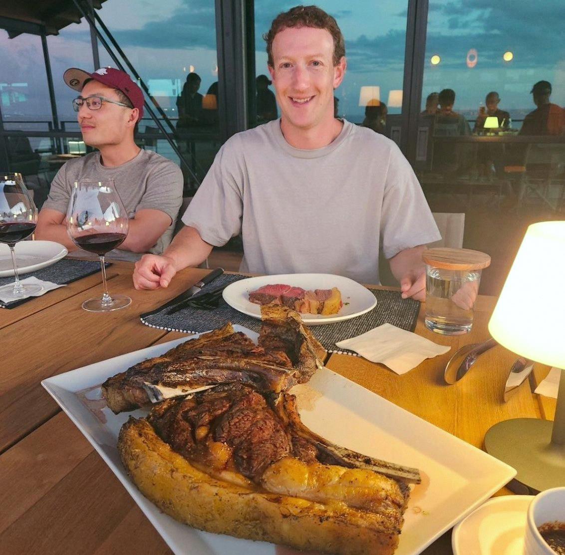 ururu_biyo's tweet photo. メタのCEO、ザッカーバーグが社内の全体会議で語ったところによると、

AI投資の効果は今後3～6カ月でもっと実感できるようになる見込みだってさ💰 https://t.co/IVcf52IMO3
