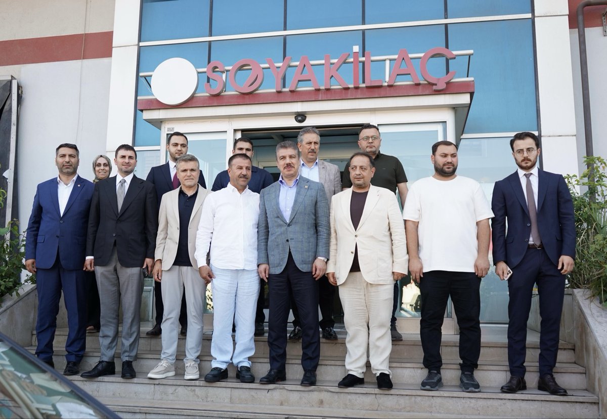 tahirabus's tweet photo. İstanbul Milletvekilimiz ve Adalet Komisyonu Başkanı Sn Cüneyt Yüksel İl Başkan Yardımcımız 
Sn.@drfatihtuna İlçe Başkanımız Sn.@mnecatiisik ve teşkilat mensuplarımızla birlikte değerli iş insanlarımızı ziyaret ederek istişarelerde bulunduk. https://t.co/NRvyMK99eN