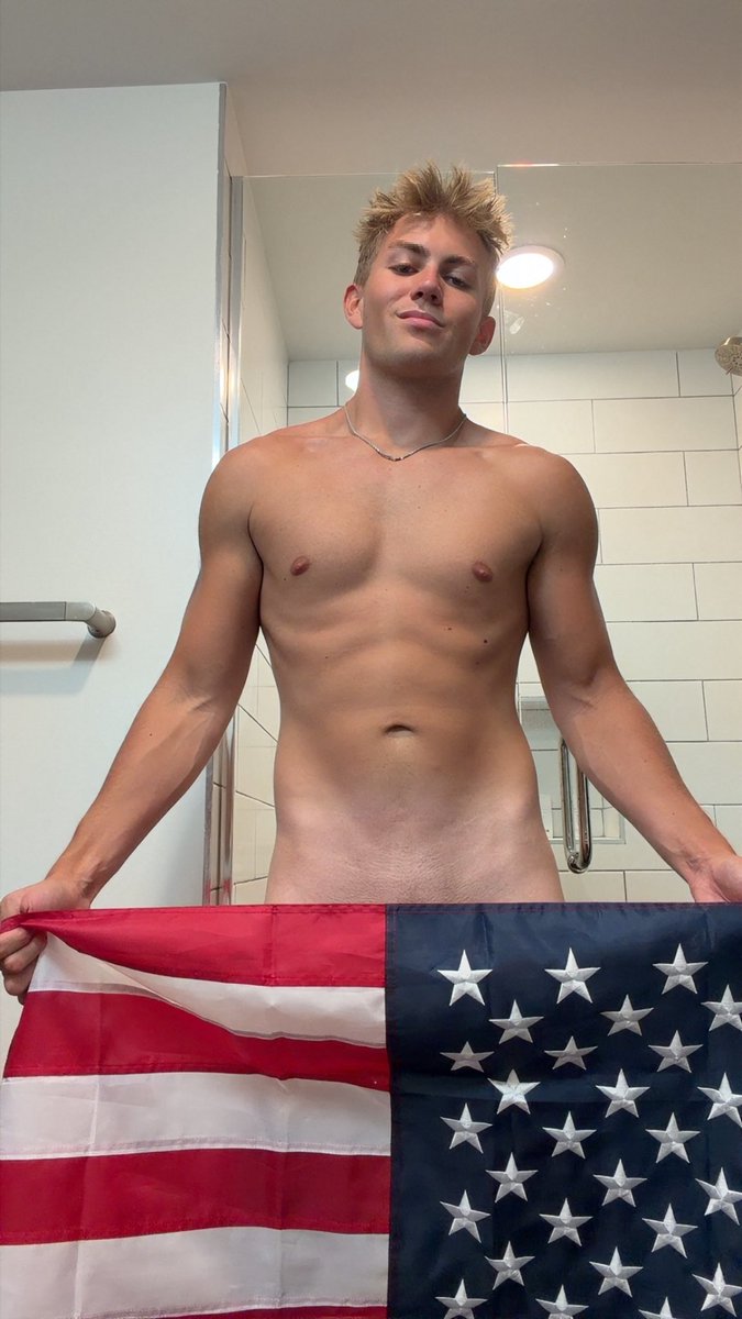 OhanLandon's tweet photo. Who’s gonna be on this 10PM Eastern OnlyFans Live Show
4th of July Special🎆💦 https://t.co/yQyakj5kIV