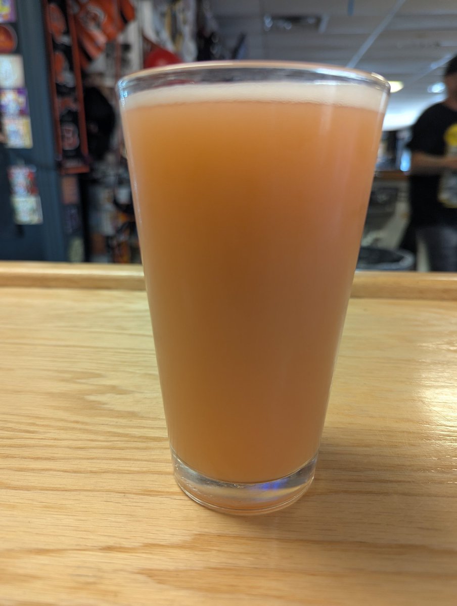 PaulDSmith16's tweet photo. @Indybeersleuth @TheIndianaPizza @bierhauler @Powersma @3floyds @RobertRolfeFedd @Baileybones32 @Crobb88 @BradMitchell02 @howarmat @joshualakins @812farms @MikeSlomba @BeerSnobSean @wttsfm @thespeakpodcast @mikemartin__c @CVas317 @scrappybooogle @DallasF81534236 @indylawnbandit @adam98586090 @2kindsapeople Back in Indy today, so enjoying @DeviateBrewing #DistantCitrusWarning #BloodOrangeMilkshakeIPA. #FridayIndianaBeer #INBeer https://t.co/YVnMWW087g
