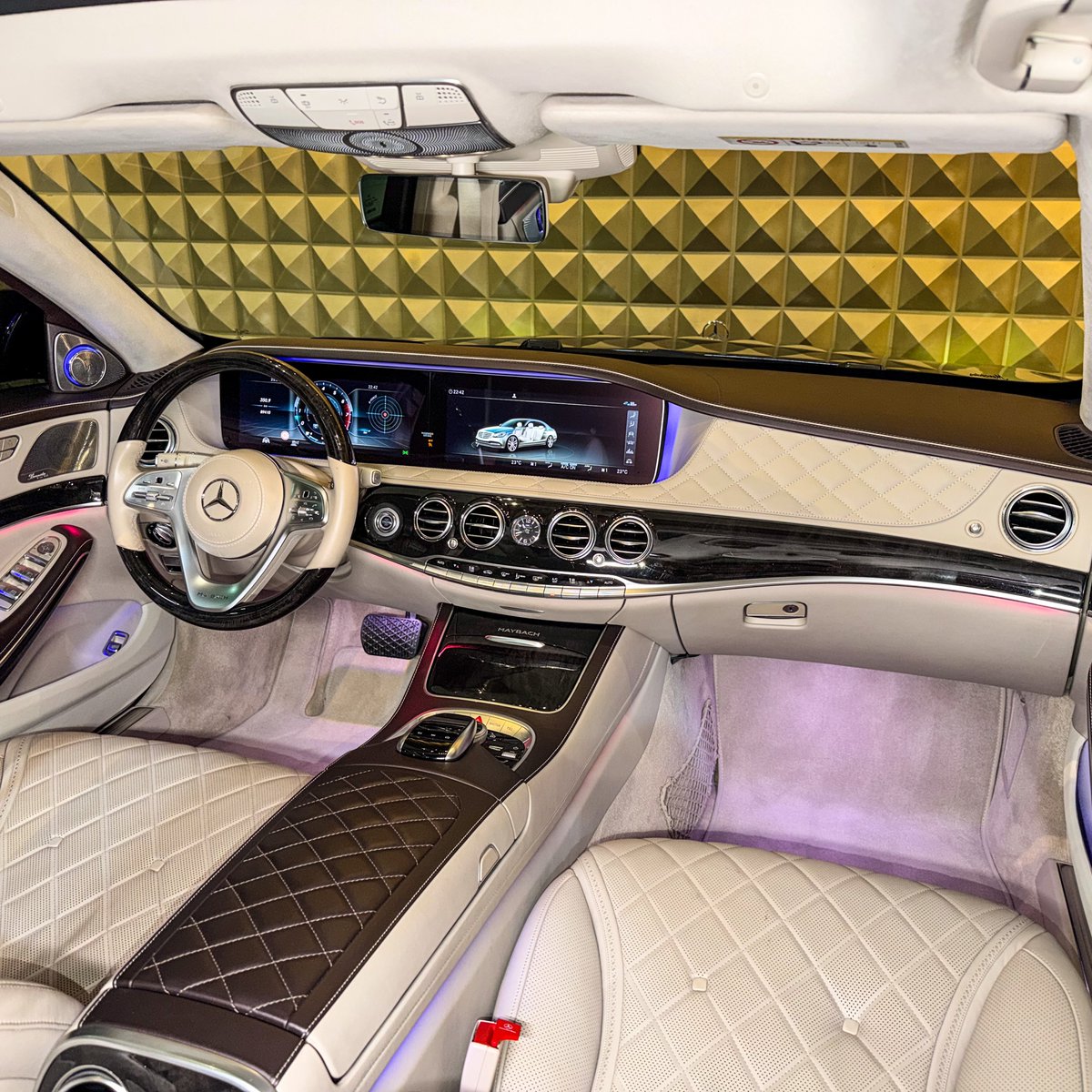 nocarcontext's tweet photo. Mercedes-Maybach S650 🖤🖤 https://t.co/Kyrh8QM5BA