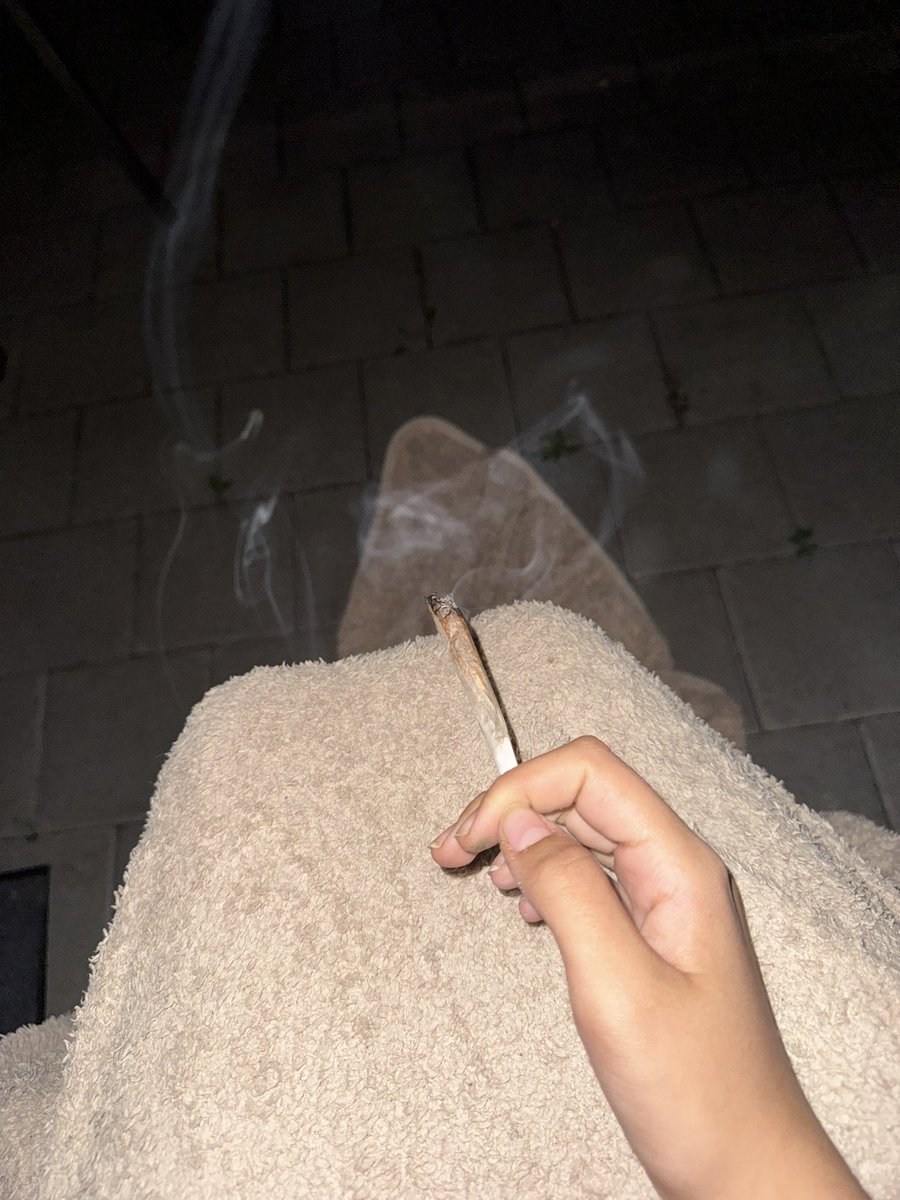 mayedtwt16's tweet photo. #iloveweed https://t.co/mV4BDjRohP
