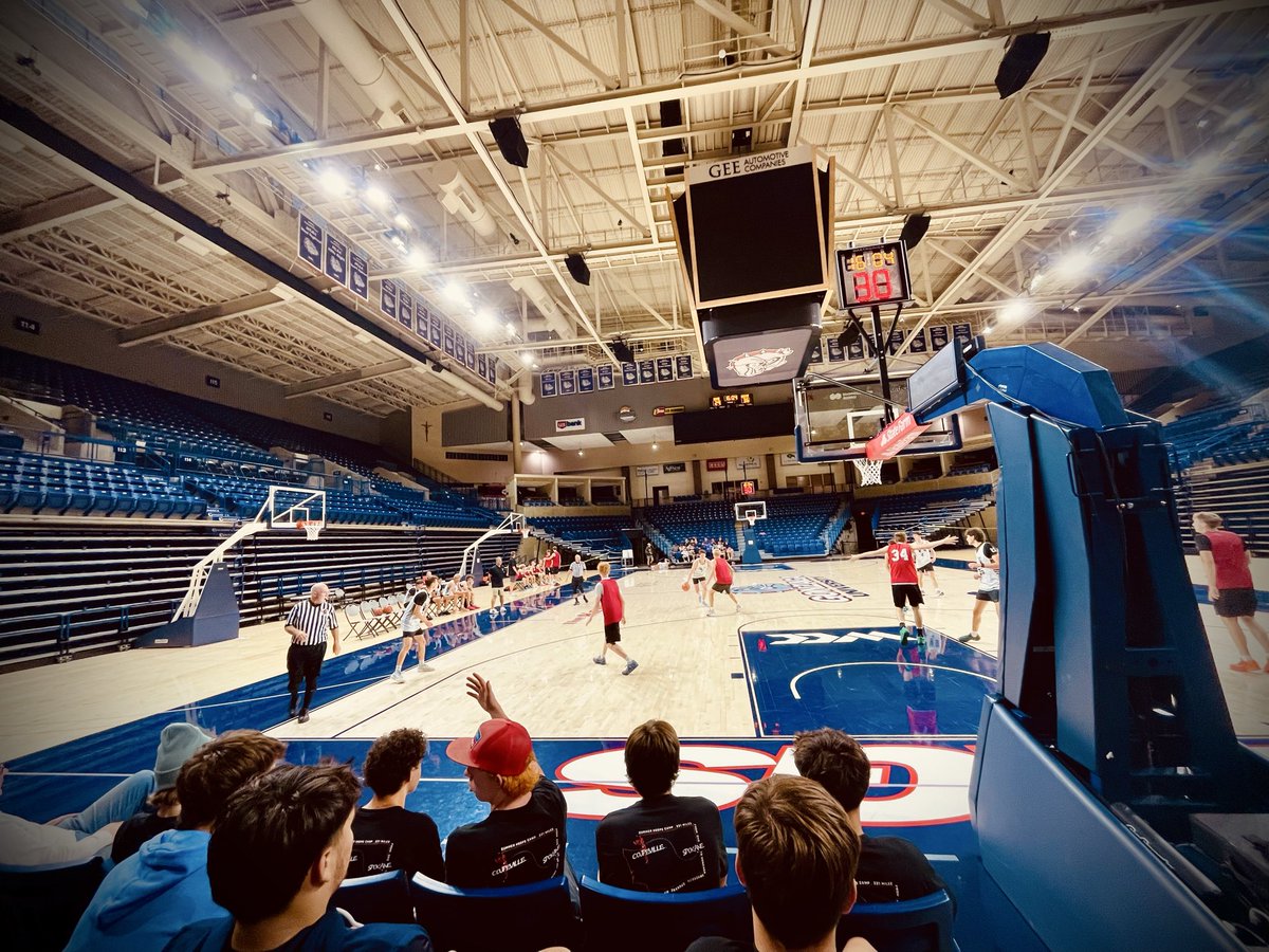 LEBlas2028's tweet photo. Few more takes from @ZagMBB camp ‘26 🏀
Coupeville WA c/o’28
195lbs 5’10.5” 4.0gpa
3-sport athlete 🏈🏀🏃🏻 https://t.co/hUVQUDcpYC