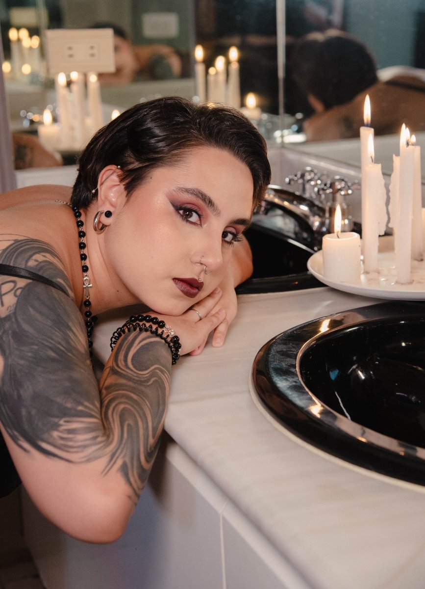 MorganaMyst666's tweet photo. Online, I look even more badass and sexy. 🔥🔥🔥😈🦇.

#goth #cosplay #stripchat #LOL https://t.co/Pw31ZP84ao