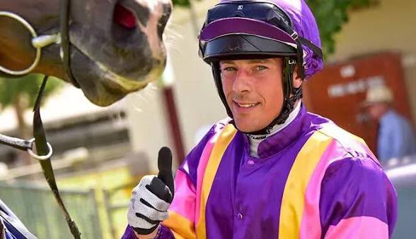 3ybRacing's tweet photo. 9.00AEST join @eyesgk @wildeb1 @StewartMatty for Finals day from @FlemingtonVRC - Our guest is in form jockey Neil Farley #TheBestTeamInRacing #ThanksToTheWhalersHotel #SupportedBy @PalmerbetAU #GambleResponsibly https://t.co/pQY5hmJrVU