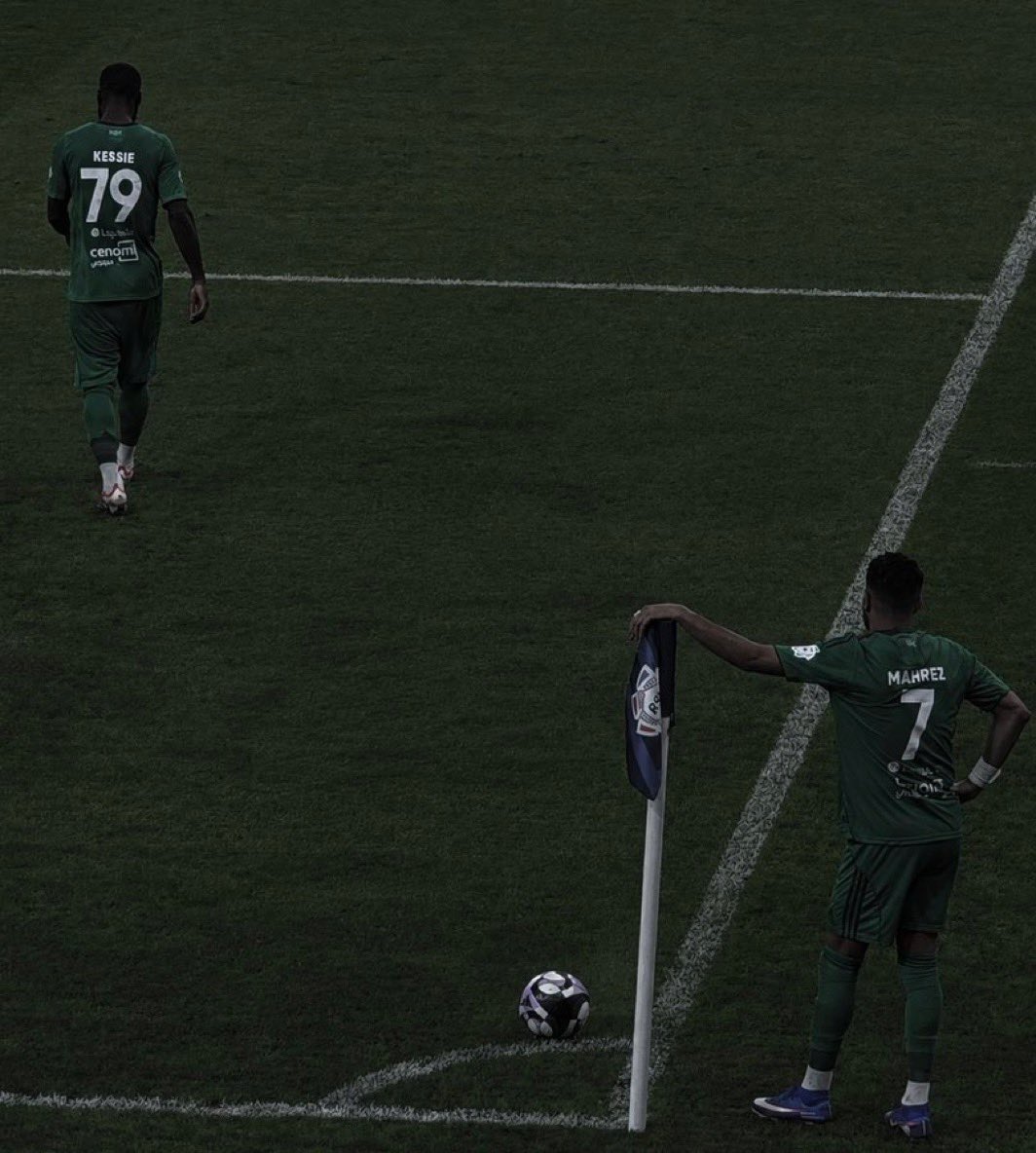 7sain_92's tweet photo. That pic could broke our hearts 💔

Thanks legends for all the great moments u participated in , glory and history were made with you . 

Once one of us, always one of us.
@Mahrez22 @FranckKessie
#الاهلي https://t.co/sBWPjtMtFR
