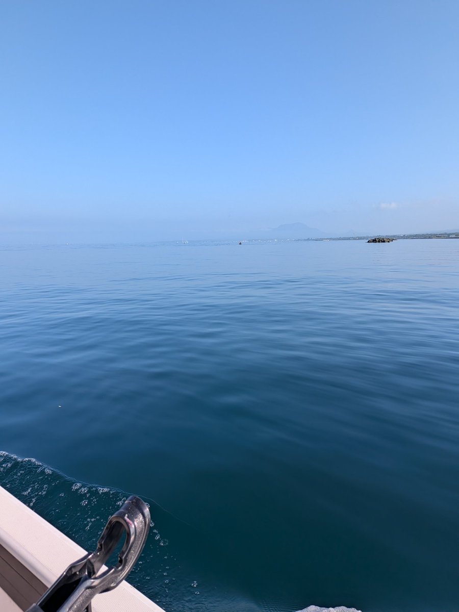 ossa03's tweet photo. 北海道の海に浮かんできます！ https://t.co/CtJ62shEDZ