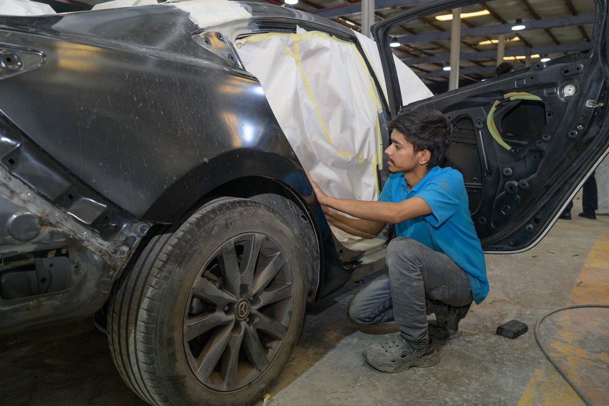 SAHAMCompany's tweet photo. قبل أن تسافر بسيارتك… تأكد أن مظهرها يعكس اهتمامك بها. 🚗✨

في #سهم_للسيارات نقدم خدمات الصبغ والسمكرة بأعلى معايير الجودة، مع مطابقة دقيقة للون الأصلي وتشطيب احترافي يعيد لسيارتك رونقها وكأنها خرجت للتو من الوكالة.

🔹 إصلاح الصدمات والخدوش
🔹 سمكرة احترافية
🔹 صبغ بجودة عالية وضمان على العمل

📍 لا تؤجل إصلاح الأضرار الصغيرة… فهي قد تصبح أكبر مع الوقت.

#سهم_للسيارات #صبغ_سيارات #سمكرة #الدمام #صيانة_السيارات #إصلاح_السيارات #ورش_السيارات #العناية_بالسيارة