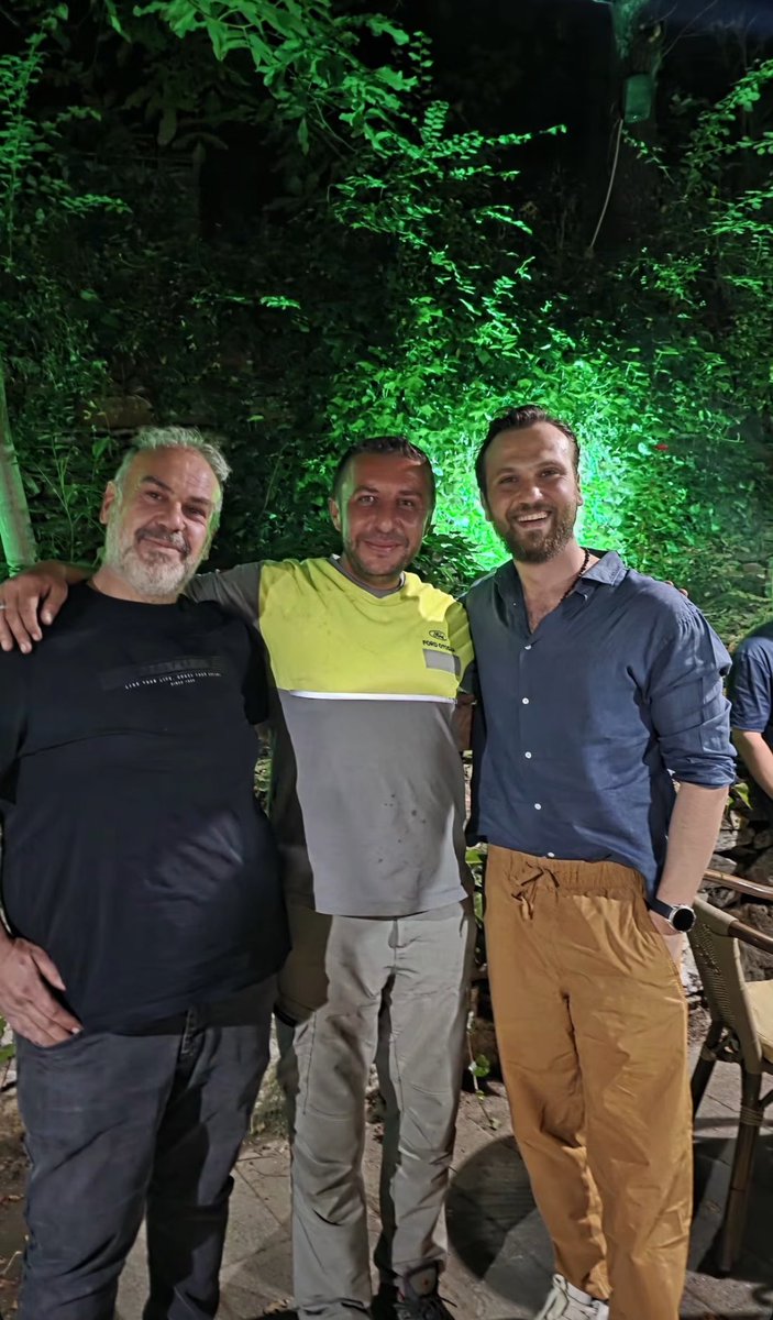 JustArasBulut's tweet photo. 🆕
أراس بولوت إينيملي  مع الفانز ❤️
#ArasBulutİynemli https://t.co/dpWoWptIuQ