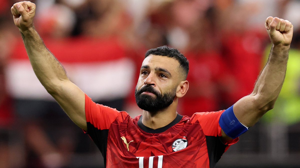 fifaworldcup_ar's tweet photo. شايلك في قلبي وفاكرك يا مصر 🇪🇬

#FIFAWorldCup https://t.co/OxCNz5HO79