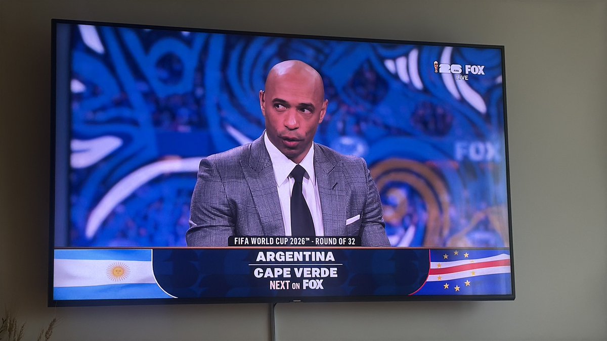 DeadCharts's tweet photo. I know it’s a long shot. But I’m rooting for Cabo Verde. The wins in the World Cup have been wild. Can you imagine if they beat #argentina? 

#cabeverde #capeverd #worldcup https://t.co/G1aYZhCXPa