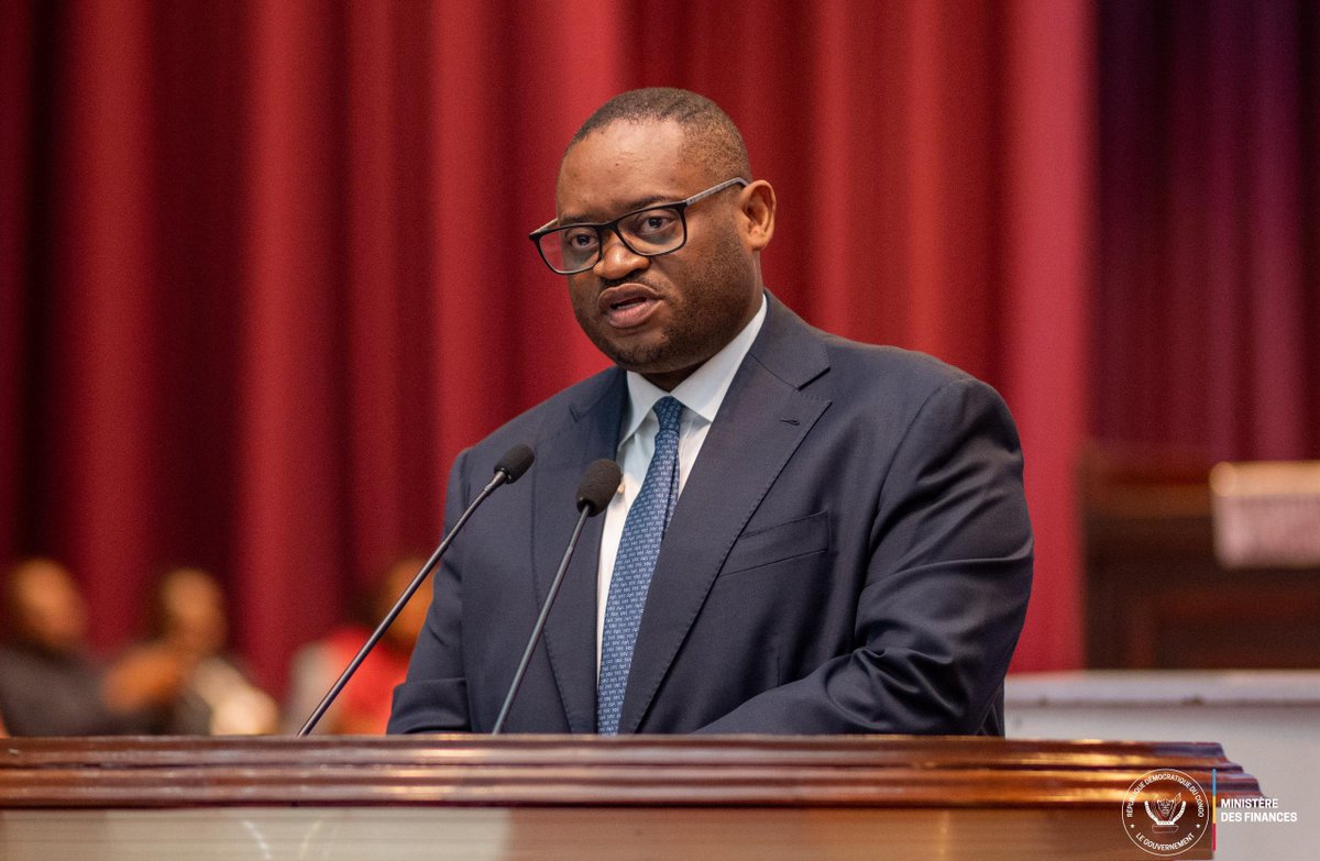 BobElessa's tweet photo. RDC : cap sur une révolution fiscale

Le ministre des Finances, Doudou Fwamba Likunde, a présenté ce 3 juillet 2026 une réforme clé pour moderniser les systèmes fiscal, douanier et de change.

Au cœur de cette transformation : le Guichet Unique (GURCC), destiné à simplifier les procédures, renforcer la transparence et améliorer le climat des affaires.

Une avancée majeure vers une meilleure mobilisation des recettes de l’État. @LikundeR @financesrdc @PatrickTetePT @MuadiLaeticia