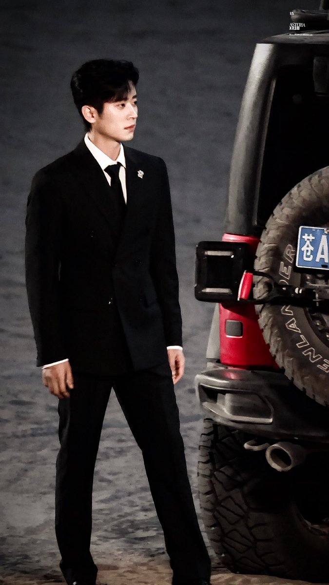 Prem_Mpmk's tweet photo. พี่ใส่สูทมาตะเลทรายยยย รึอยากเปนพี่ชาวี
แต่ว่าหล่อมากเป็นผู้ชายที่ใส่สูทแล้วหล่อชิบหายเลยว่ะ #เฉิงเหล่ย #chenglei https://t.co/9hez5TGor7