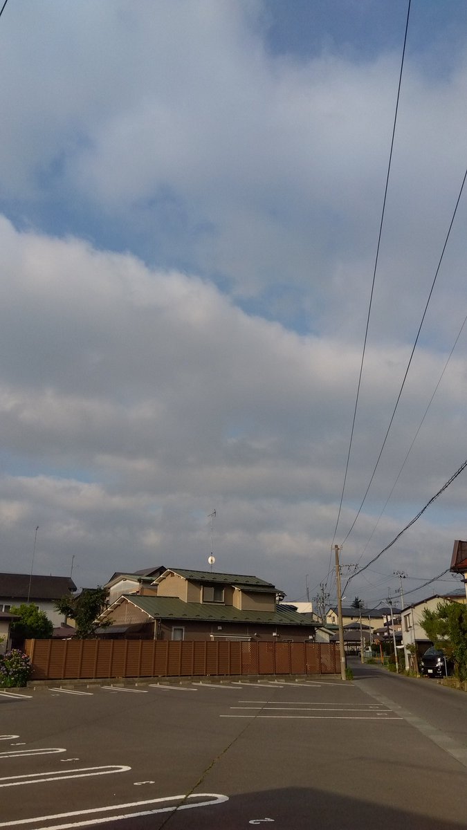 NB2rXHlmTudbA6d's tweet photo. ｢今｣自分が何をしたいのか
やりたいことがはなんなのか
分からなくても大丈夫だよ。
誰かと比べなくても大丈夫だよ。

自然と良くなっていくから
堂々と胸張って進もうね。

おはようございます❣️ https://t.co/DZsogj5hqY