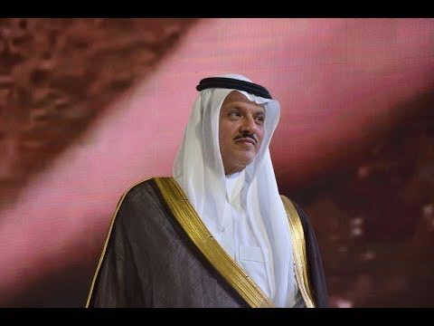Thdqalqalam's tweet photo. #ثدق_القلم #ناصر_بن_حمد_العاصم
#العطار #عبدالمجيد_السيف 

رحل بجسده وبقيت سيرته العطرة ومواقفه النبيلة تخلد ذكراه. مرثية حزينة في وفاة الفقيد الغالي الأستاذ عبدالمجيد بن إبراهيم السيف (رحمه الله)، غفر الله له وجعل ما أصابه رفعة في درجاته

يا عين هلي دمعك اليوم همال
                   على الذي قفى وعفنا المنامي

عبدالمجيد اللي له الطيب مدهال
              رئيس مركز العطار عالي المقامي

من لابة السيف العزيزين الأبطال
              أهل الكرم والجود ..شرق وشامي

مرحوم يا قرم غدا ذكره أمثال
              سمح الجناب اللي رفيع الوشامي

يا الله عسى قبره تباشير وخيال
             وسيل يلوح ..! بمظلمات الغمامي

وفي جنة الفردوس مسكن ومنزال
             في منزلة (صفوة) ..! جميع الأنامي

                     ✍️ ثدق القلم
                ناصر بن حمد العاصم