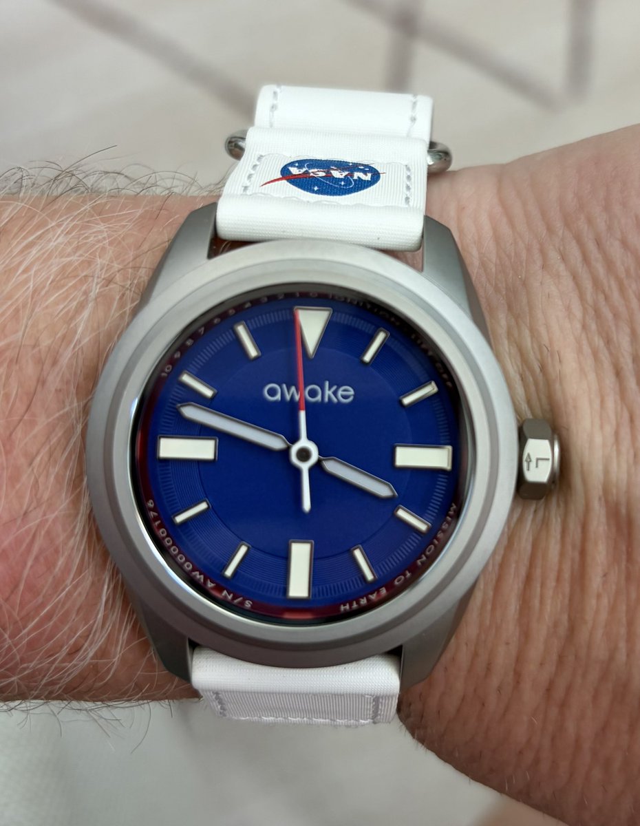 WillTownTech's tweet photo. I think I truly have a watch for every occasion and holiday 🇺🇸🧨🎆 🤣 

Mission to Earth "Meatball" limited edition before French microbrand Awake Watches pivoted to a completely different direction with its branding and lineup. 

Cool design with a ten minute countdown to ignition/ liftoff, crown inspired by a spacesuit connector and an exhibition case back with a decorated movement including a rotor engraved with the famous @NASA phrase "Dare Mighty Things". 

Wish it had a Swiss movement but it's got lots of patriotic personality!