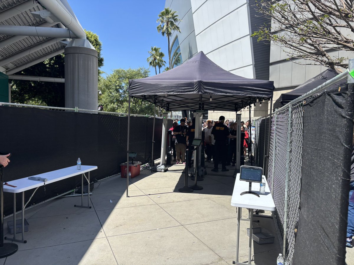 removeanime's tweet photo. AX is closed https://t.co/nmwb0QJX8X