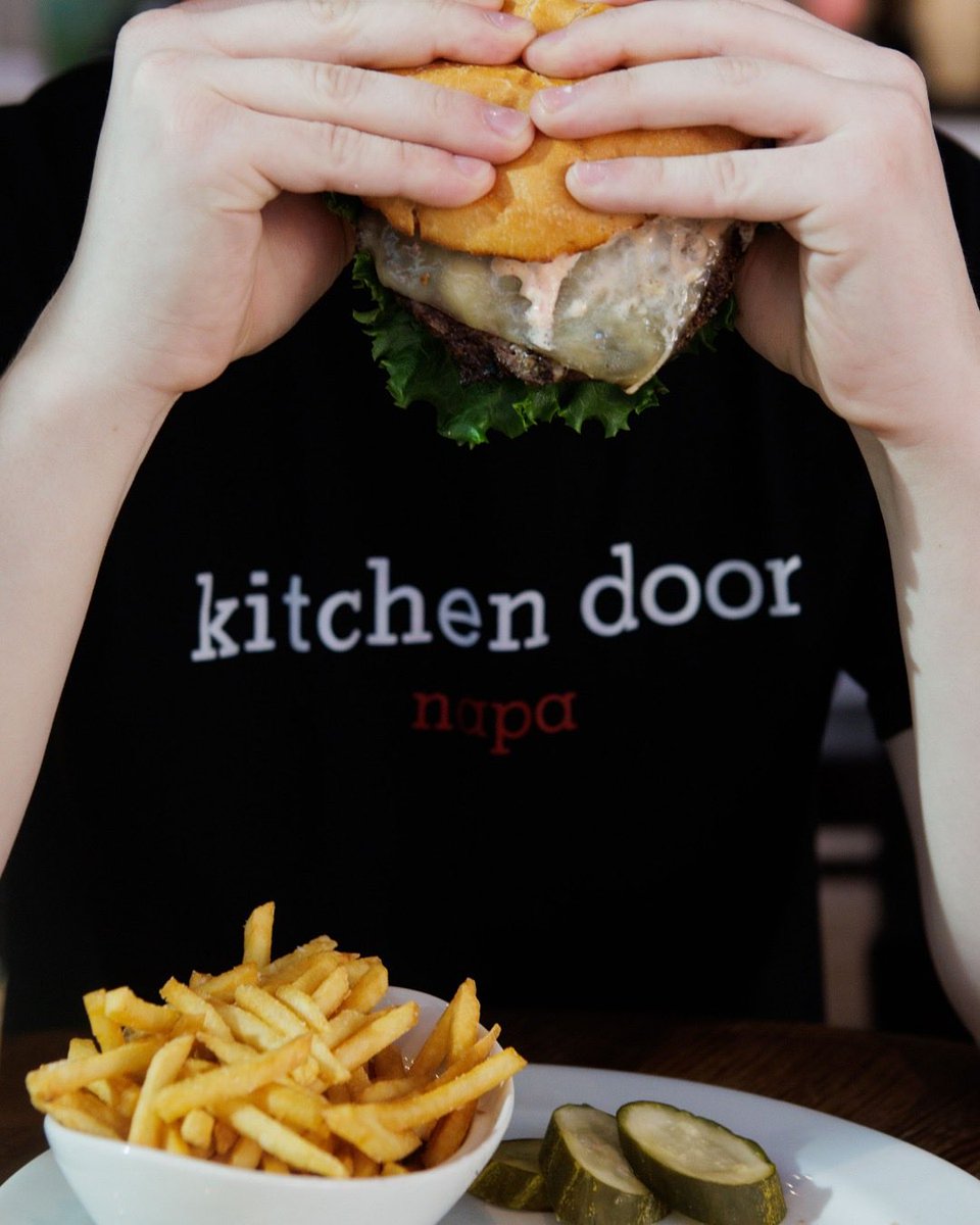 OriginalNFV's tweet photo. RP #KitchenDoor #Napa 
 ·
Fourth of July weekend is here.
Come in for the classics: good food, cold drinks, and all your favorites on the table.
Honestly, that's what holiday weekends are all about.

@KitchenDoorNapa 
#downtownNapa 
#burgers #pizza #wine #fullbar #ramen https://t.co/evhESqwXnt