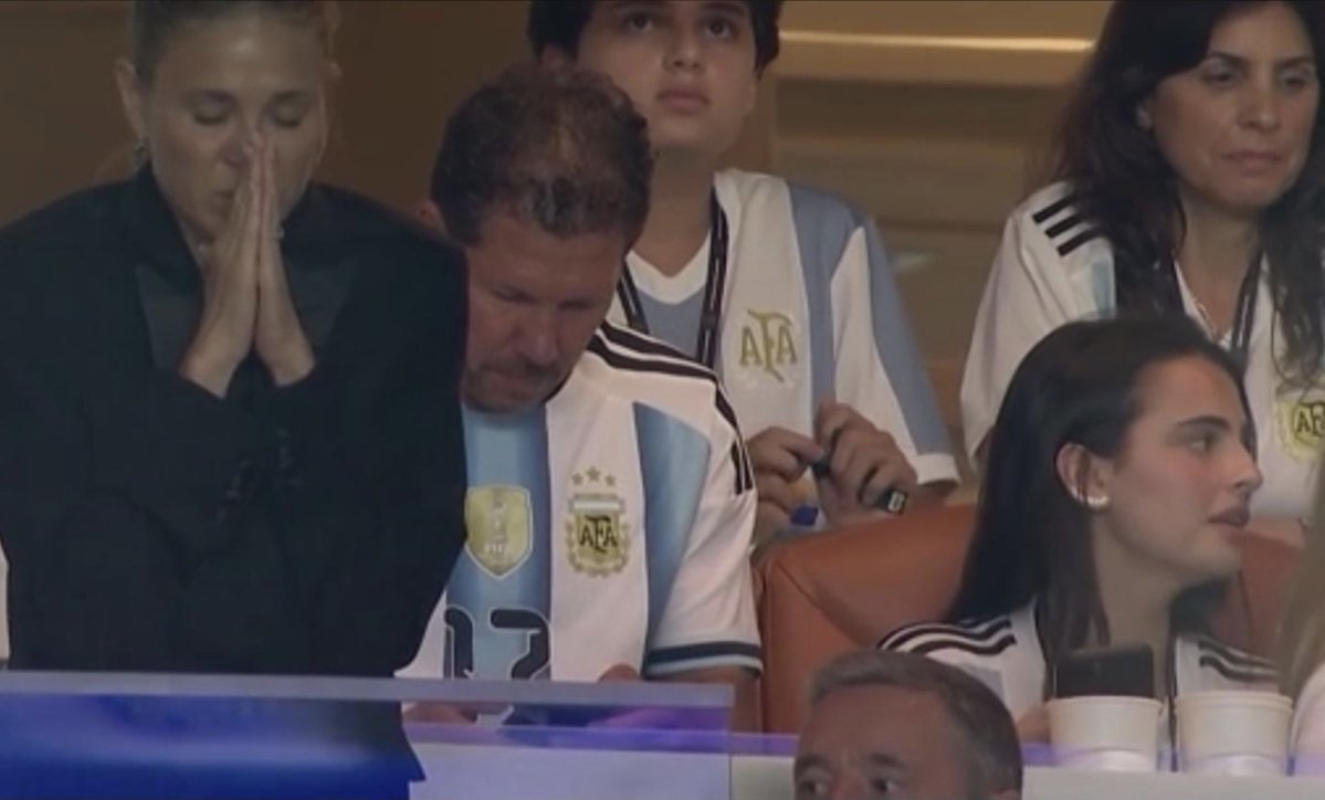 TrollFootball2's tweet photo. Haramball so good even Simeone cried in happiness https://t.co/raVwROE9PQ