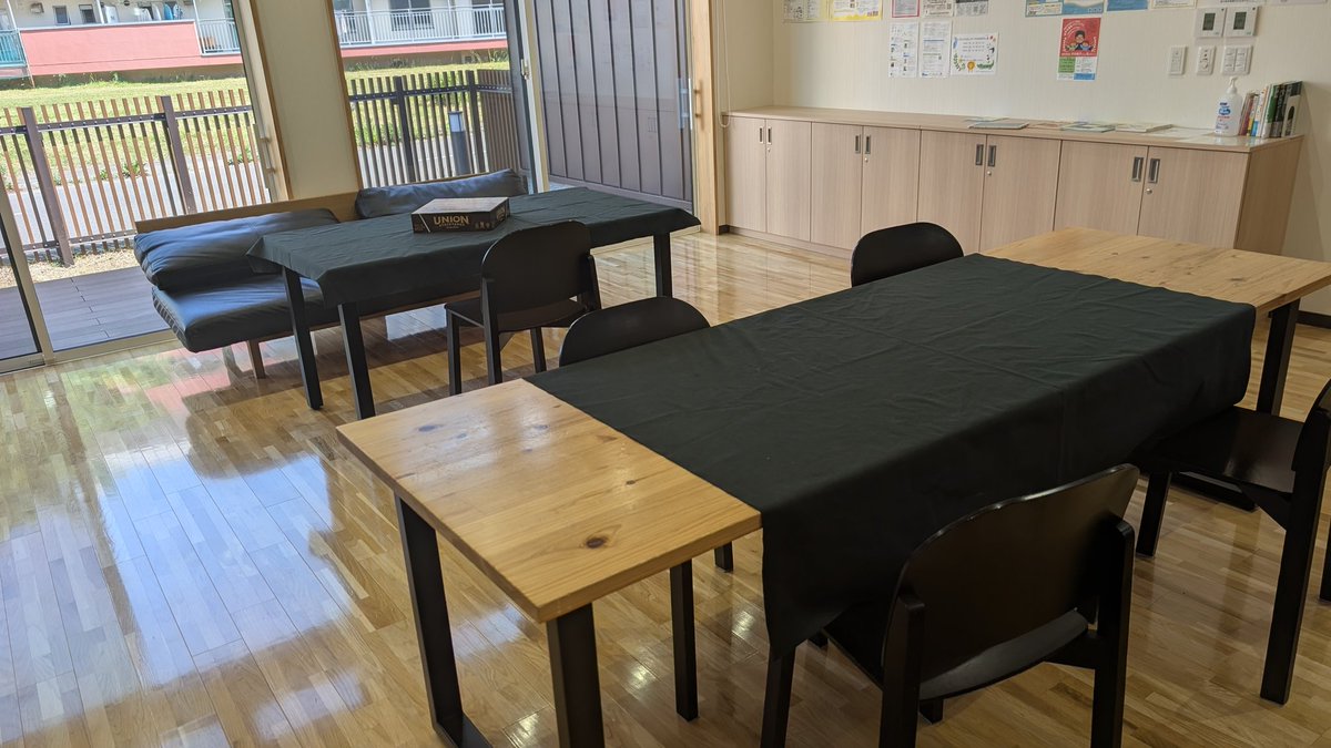bodoge1981's tweet photo. 苫小牧ボドゲ交流会、設営完了しました
今日は午後からの参加者が多いのでインスト練習しながらまったりお待ちしております
（飛び込み歓迎）

ボドゲ選別する時間がなかったので
前回+αですごい量になってしまった… https://t.co/M3KD9qwtPf