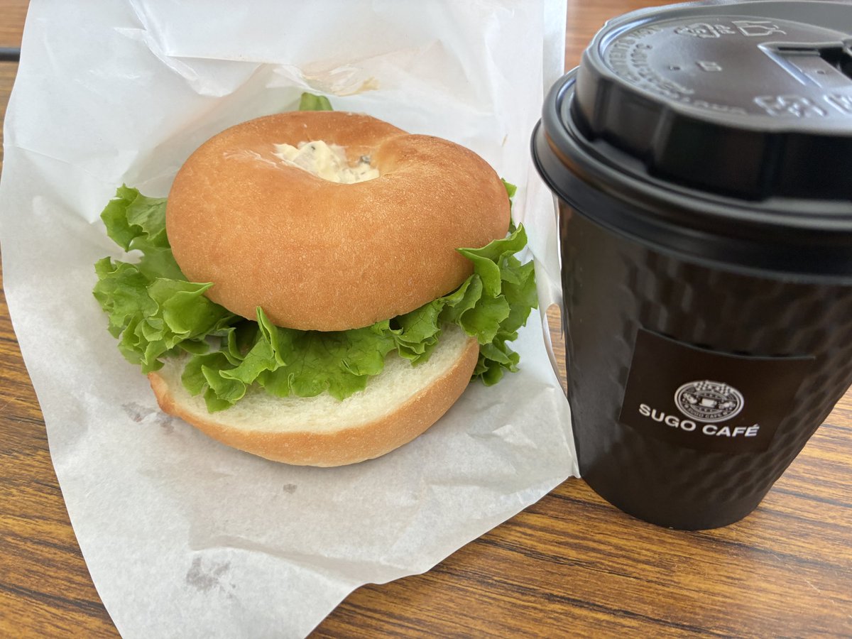 credit_print's tweet photo. SUGO、小雨なのでベーグルで一息☕️ https://t.co/E9JxgRSXAx