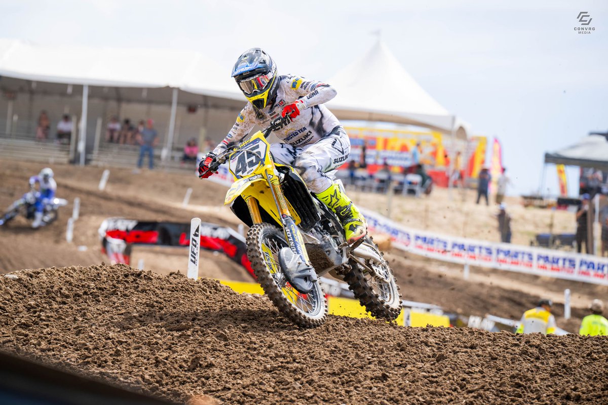 MakitaTools's tweet photo. Get on out to see @_coltnichols and his team from @pmg.racing as they hit the dirt at @redbudmx in Michigan this weekend! Makita tools keep their bikes in top performance!
#makita #makitatools #makitausa #pmgracing #coltnichols
#mx #moto #motocross #dirtbikes https://t.co/RH8Jyfp8oy
