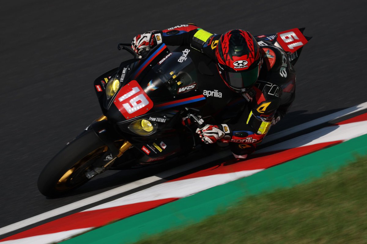 TeamTATARA's tweet photo. 2026 FIM世界耐久選手権 第3戦“コカ･コーラ“鈴鹿8時間耐久ロードレース 第47回大会、昨日は予選！
#19 Team TATARA Apriliaは🟦渡辺選手(@kazuki__26 )2:06.985、🟨和田選手(@wada_ruka )が2:07.946を2回目に出し、SSTクラス3位🔥芳賀選手(@Taquito2141 ）も調子が良く、今日は13時からFPです！ https://t.co/09ub5tWLDH