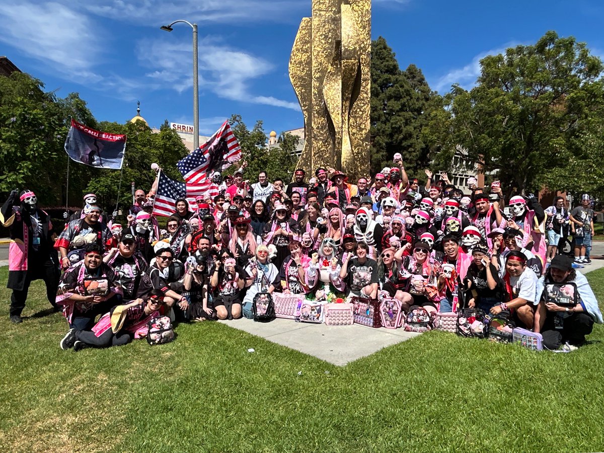 jprsnsr's tweet photo. DEAD BEAT GROUP PHOTO @ SERENSKIBIDI

And A Dead Beat + Novelites Group Photo For Last Writes!!!!

From the bottom of my heart
Thank you every bone who joined us!
FOR OUR MORI!!!! #callillust https://t.co/TM5ecTqTil