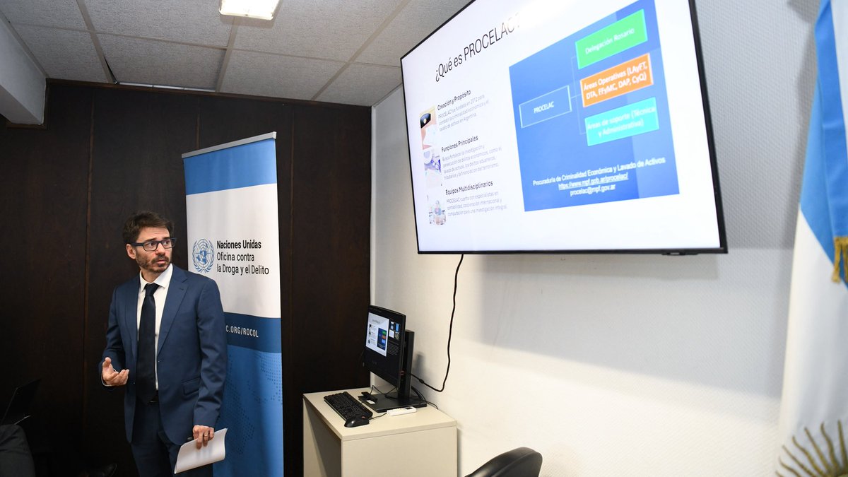 UNODCROCOL's tweet photo. #Argentina 🇦🇷 | Junto a @FiscalesGobAr #PROCELAC #UFECO impulsamos mesa interinstitucional para fortalecer las investigaciones de la criminalidad organizada en contextos de encierro y los circuitos económicos que permiten sostener su funcionamiento 🧵 https://t.co/HvkHtDjyBe