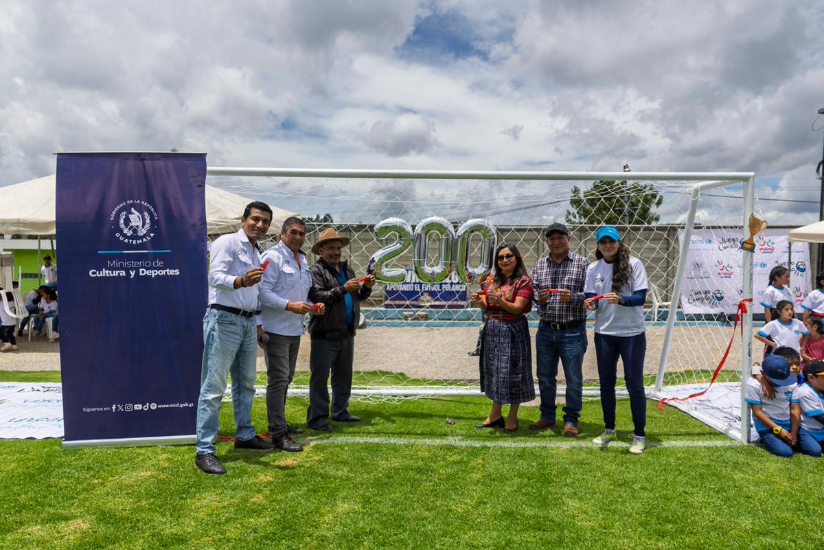 McdGuate's tweet photo. #Chimaltenango | ⚽ Santa Apolonia se convirtió en el municipio número 200 en sumarse al programa Juego Limpio, reafirmando el compromiso de esta cartera en llevar el deporte, la recreación y los valores a más comunidades de Guatemala. https://t.co/oWdbbhHdqL