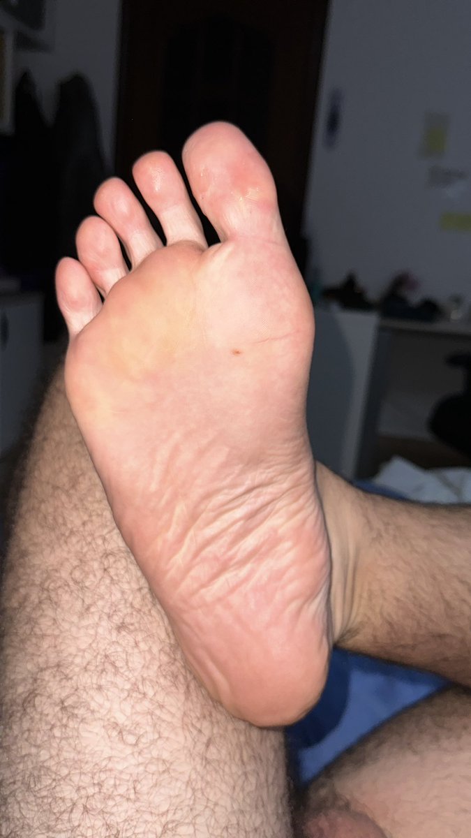 ItalianBull_'s tweet photo. Need money from my sluts 😮‍💨
#cashmaster #malefeet #findom #feet https://t.co/93m9mRZdsn