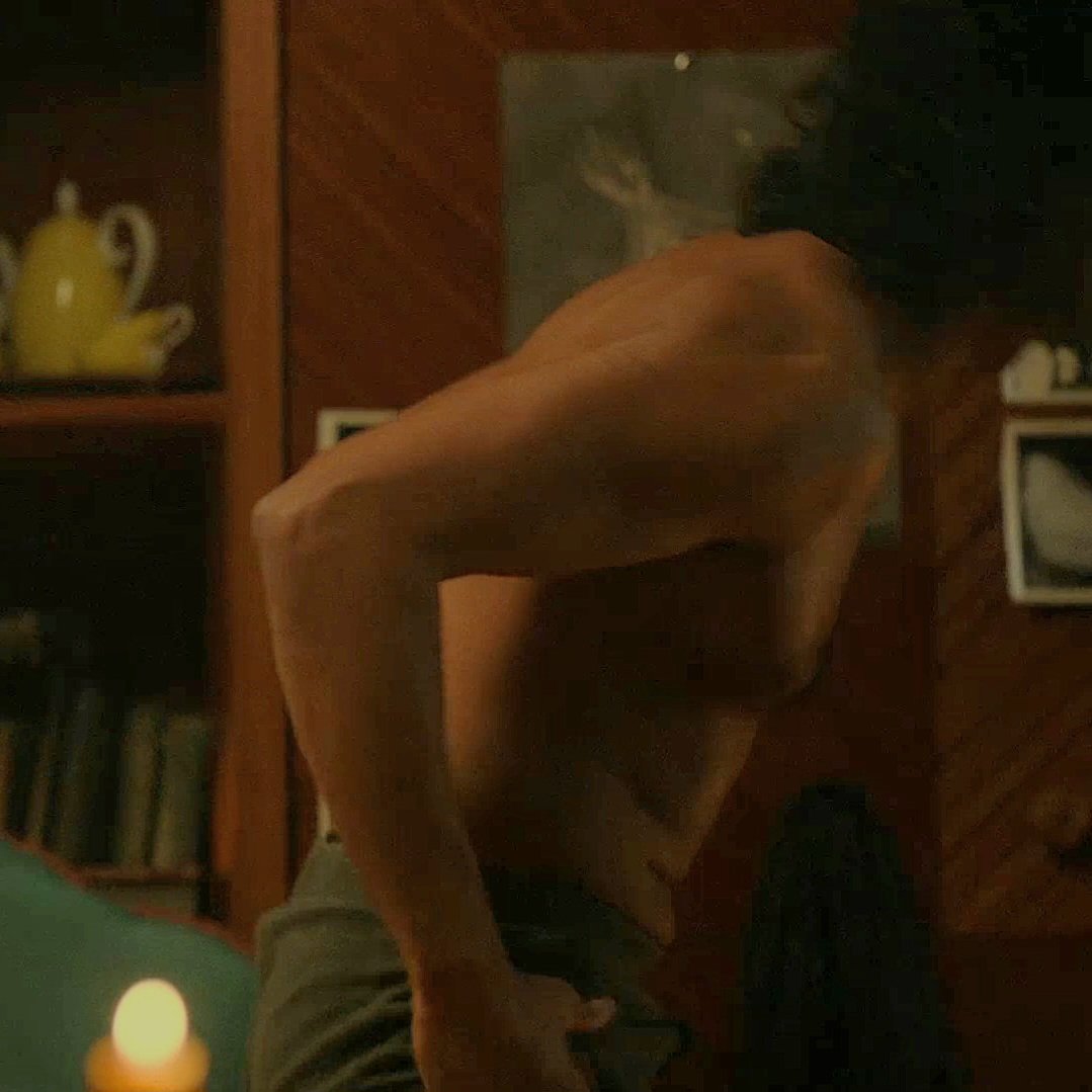 loumadeo's tweet photo. computer ENHANCE https://t.co/CjXM0i95ws