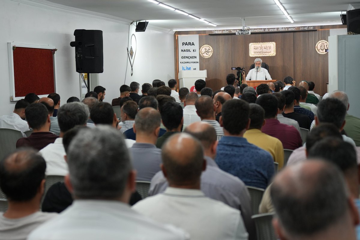 alparslankuytul's tweet photo. Alparslan Kuytul Hocaefendi'nin her hafta düzenli olarak yaptığı tefsir dersi bu hafta Elazığ'da halkın yoğun katılımı ile gerçekleştirildi.

MürselatSuresi TefsirDersi
#AlparslanHocaylaTefsirDersi https://t.co/c4ZkhPDXNI
