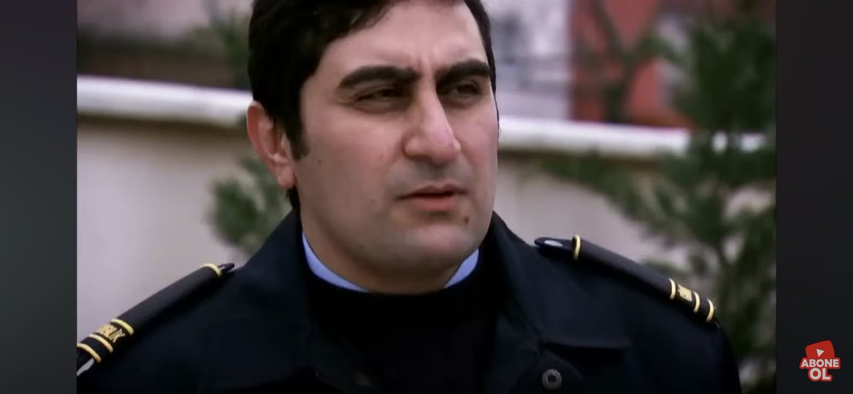 jeonppin's tweet photo. @x4spv FJIQOFOQPFPQPFPA kertenkeleye benzeyen adam mi bilmiyorum ama su abi biktirdi https://t.co/Y5i05FkGdY
