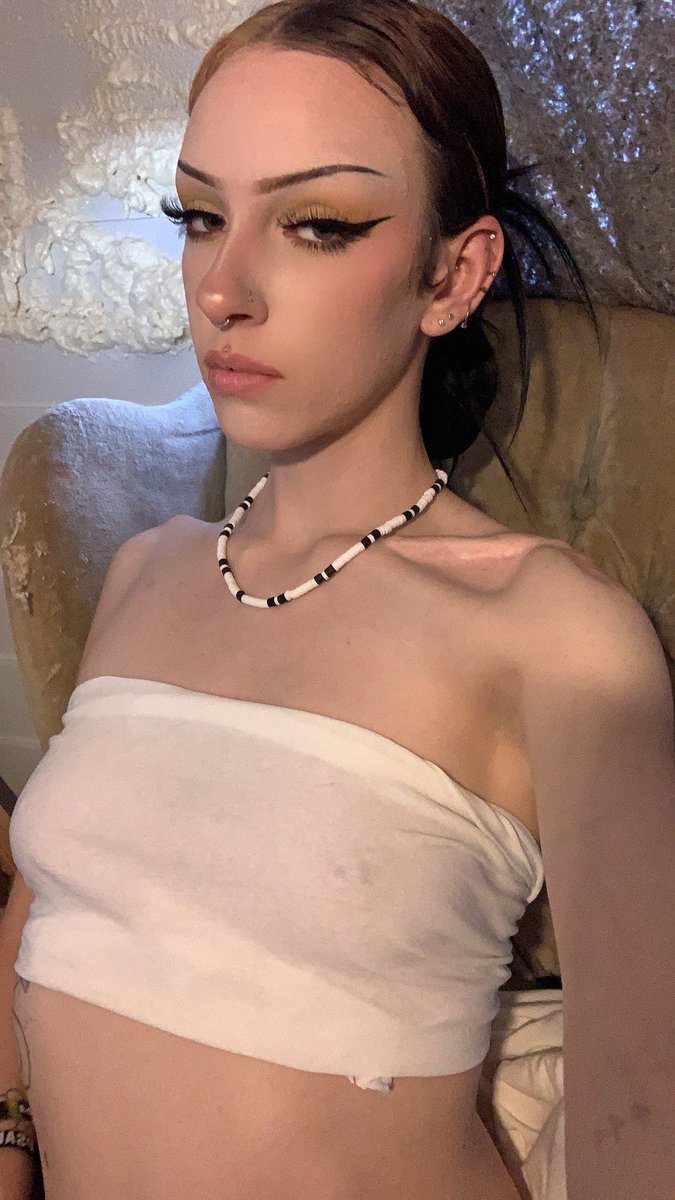 slutttree's tweet photo. HMU in the dms https://t.co/vQ4uS77OVb