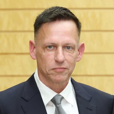 Schizopost69's tweet photo. Peter Thiel comes out as straight. 

Follow: @Schizopost69 https://t.co/ow2R5CNkHi