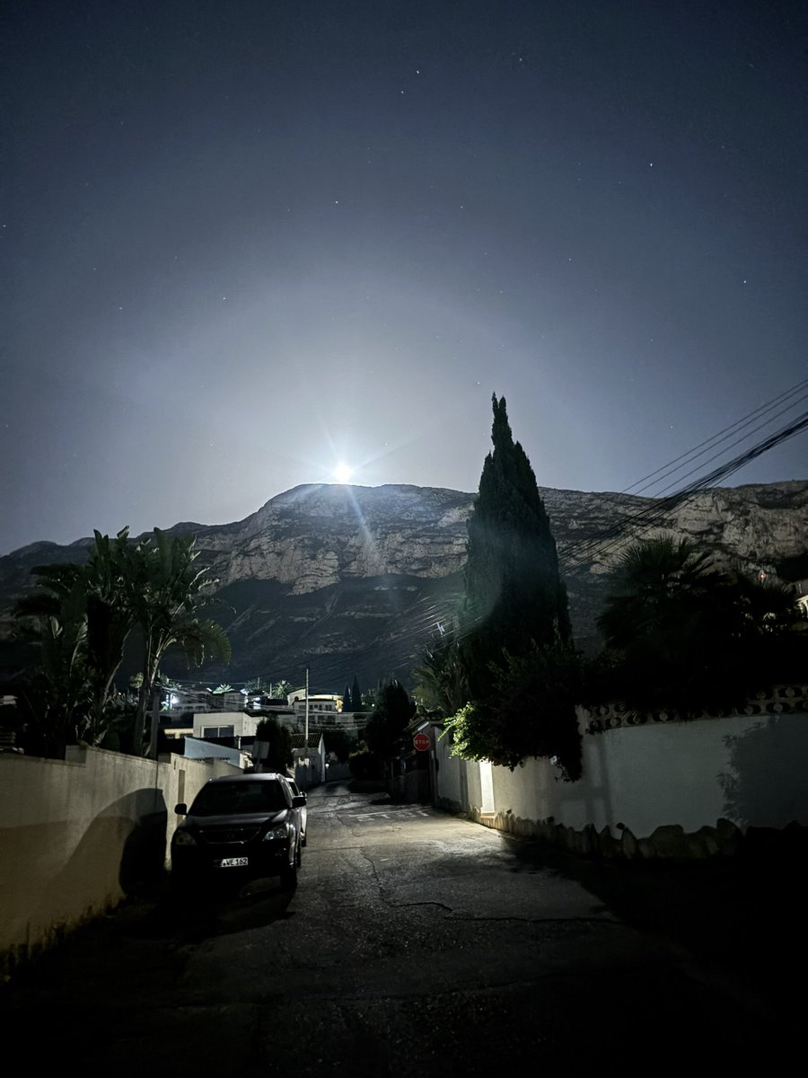 marocdarling's tweet photo. Nights in Spain https://t.co/zKT0cNqAiK