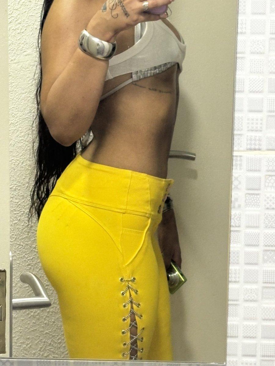kristinayxs's tweet photo. si no fuera yo también querría ser yo https://t.co/xXRJ5dKVBl
